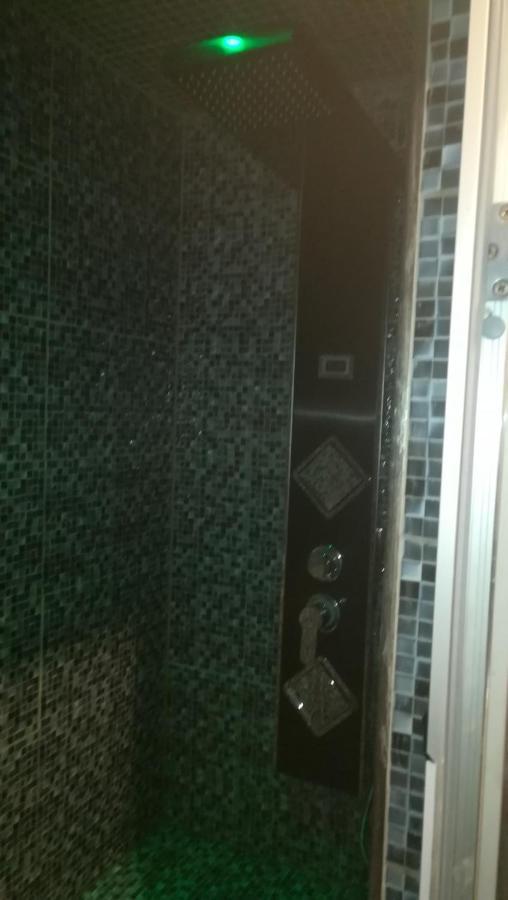 Studette Avec Spa & Jacuzzi 세테 외부 사진